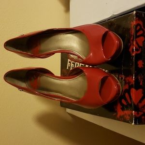 Red, 11M, Fergalicious